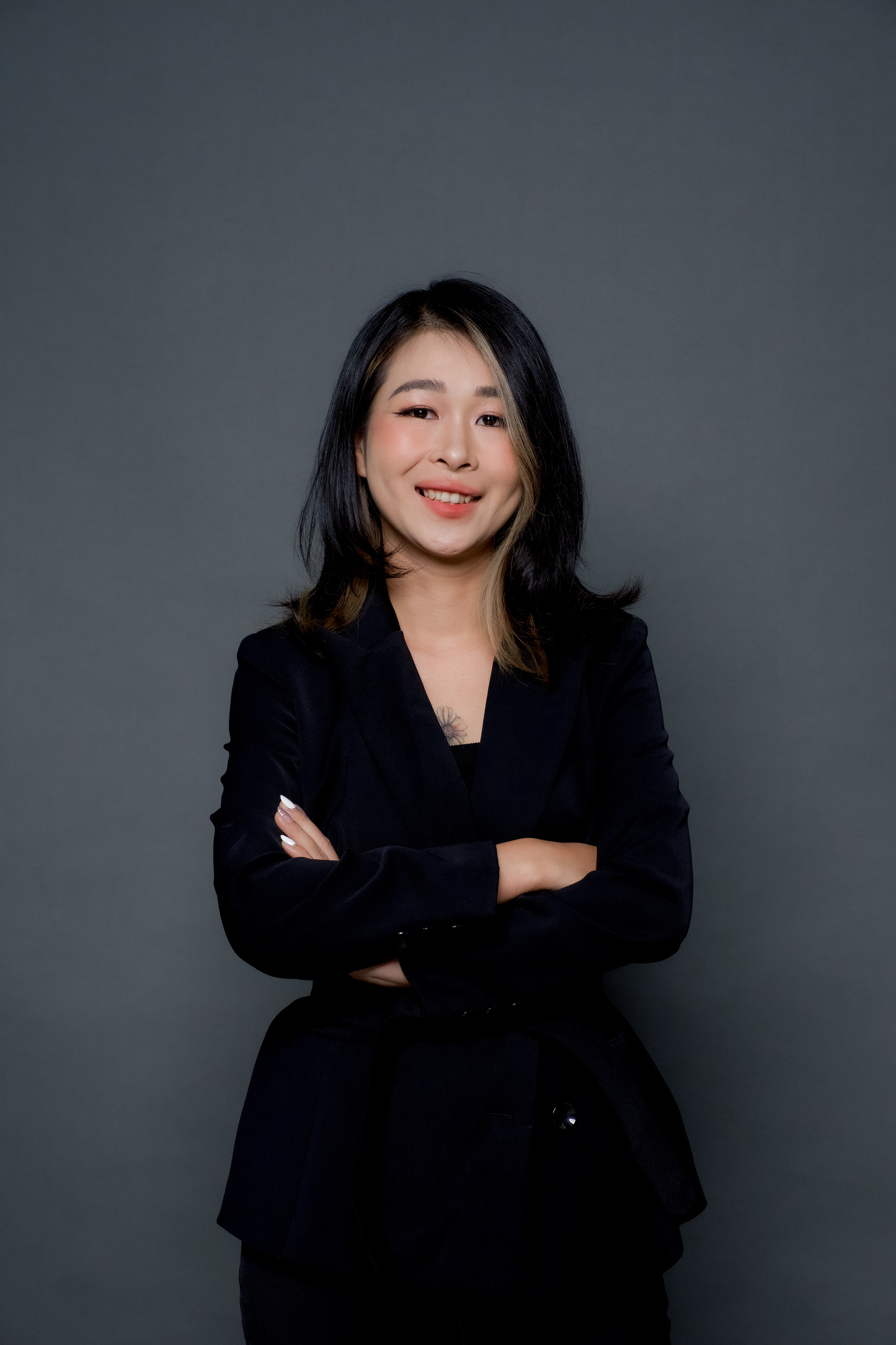 Ms Emily Lê