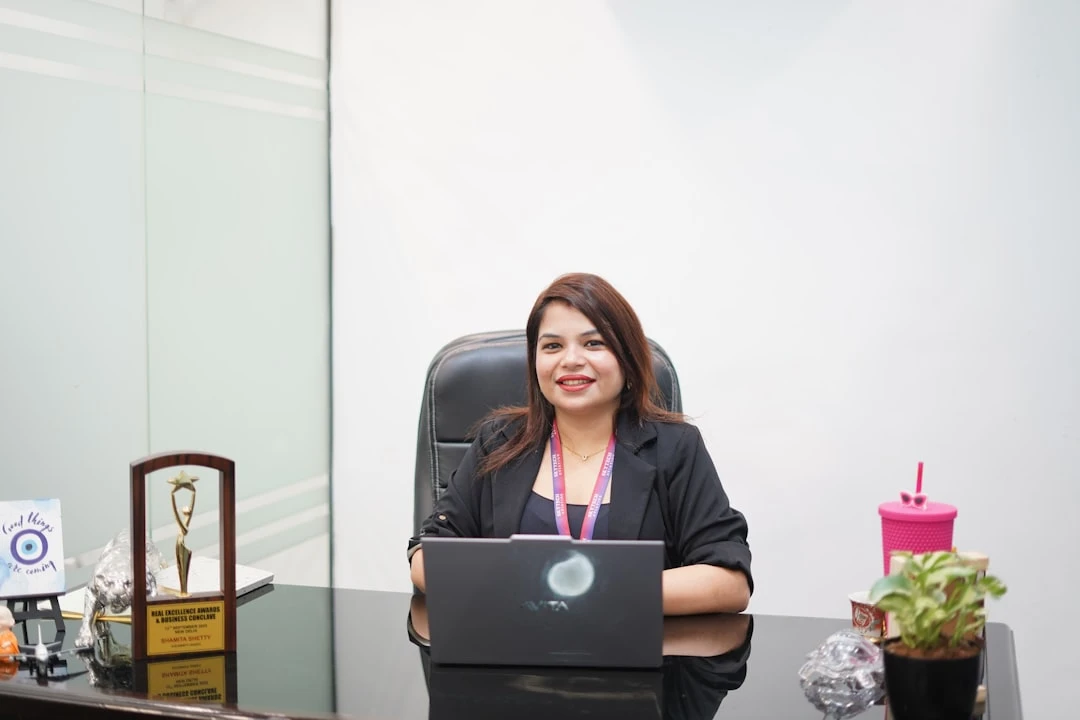 Ảnh CV chuyên nghiệp: Tiêu chuẩn chụp và những kiểu ảnh nên tránh