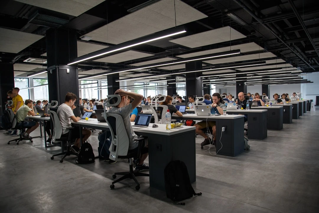 Tuyển dụng IT Helpdesk: JD mẫu và lộ trình phát triển để giữ người