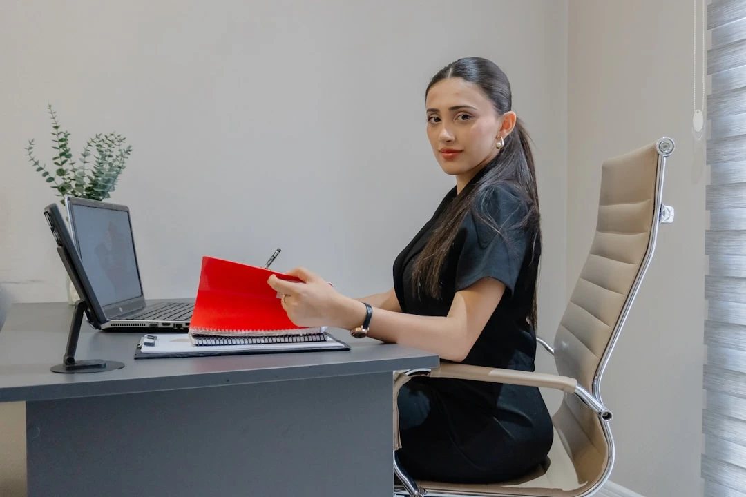 Cách làm portfolio designer: Chọn dự án và kể chuyện bằng thiết kế