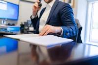 Trợ cấp mất việc làm: Khác gì trợ cấp thôi việc và mức chi trả
