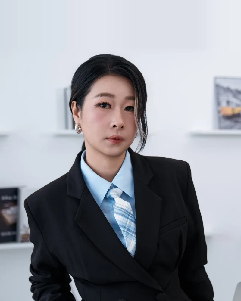 Ảnh Ms Emily Lê