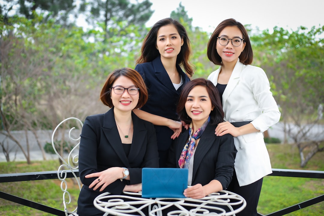 c&aacute;ch giữ ch&acirc;n nh&acirc;n vi&ecirc;n - tổng quan v&agrave; ph&acirc;n t&iacute;ch | DigiSource.vn