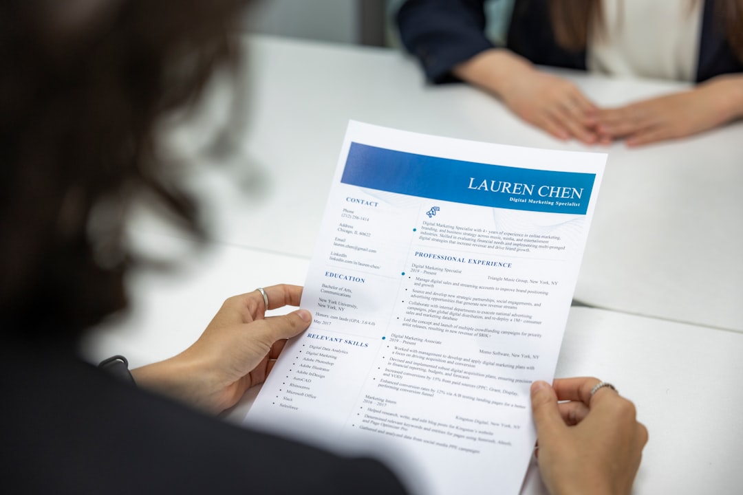 CV tiếng Anh mẫu - tổng quan và phân tích | DigiSource.vn